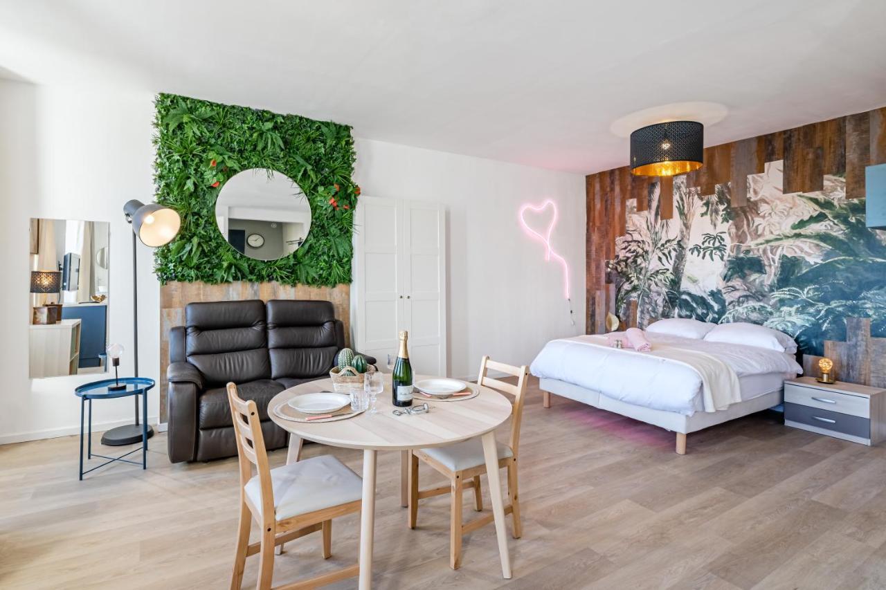 Aurora Lov'Room Proche De Saint Charles Marseille Exterior photo