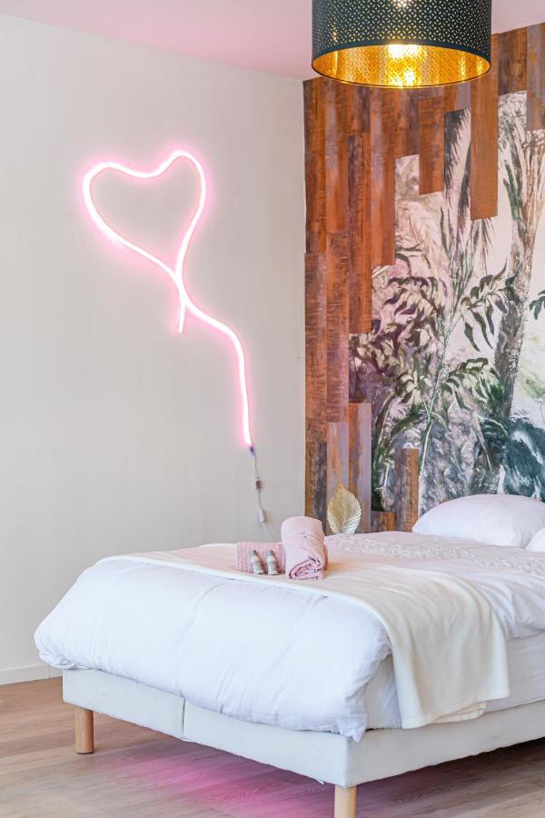Aurora Lov'Room Proche De Saint Charles Marseille Exterior photo